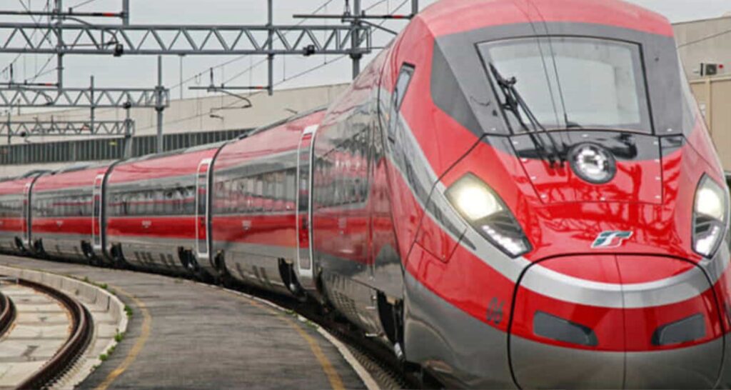 Linea AV Roma-Firenze paralizzata: cadavere sui binari, disagi enormi per i pendolari