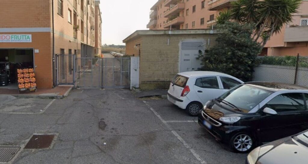 Ostia: colpi di pistola contro un palazzo in Via dell'Appagliatore, si ipotizza un avvertimento mafioso