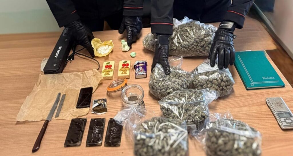 Roma Nord: fermati per un controllo, nascondevano la droga in un B&B